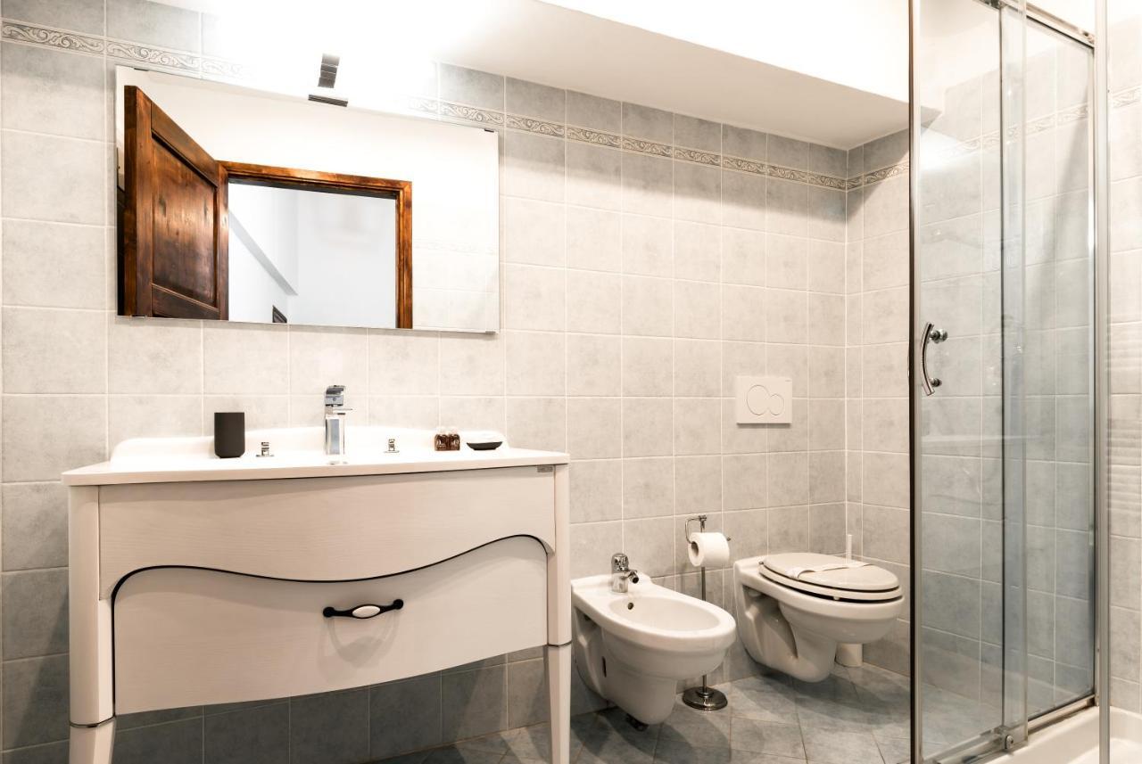 Historic Center Palace - Huge 4 Bedrooms Santa Croce Apartment - By LikehomeFirenze Esterno foto